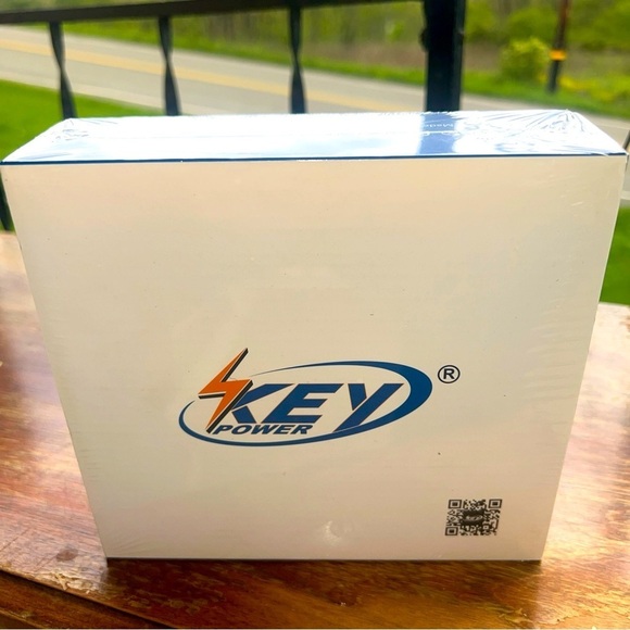 230-Watt Step Down 220V to 110V Voltage Converter & International Travel Adap... - Picture 1 of 5